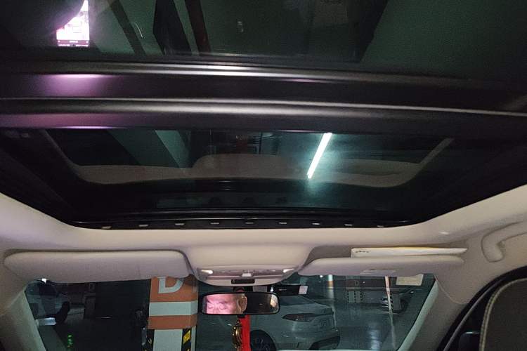 Used Renault Koleos 2018 2.0L Two-Wheel-Drive Luxury Edition Headliner