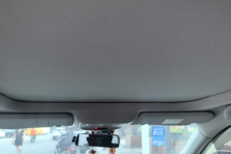 Used Renault Koleos 2018 2.0L Two-Wheel-Drive Luxury Edition Headliner