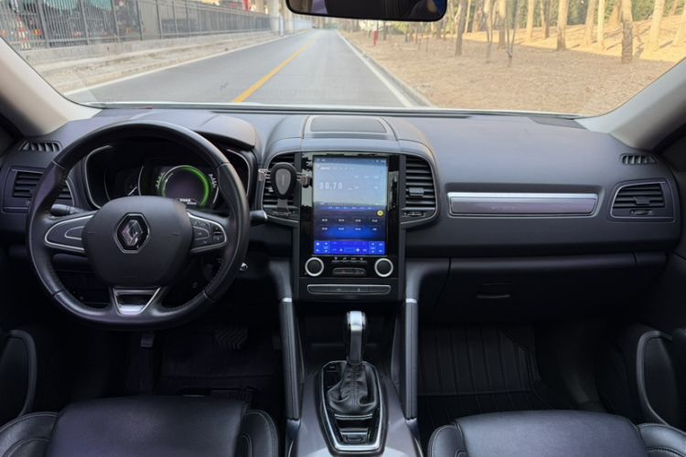 Used Renault Koleos 2018 2.0L Two-Wheel Drive Leading Edition Interior 2