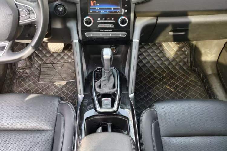 Used Renault Koleos 2018 2.5L Four-Wheel Drive Ultimate Edition Interior 3