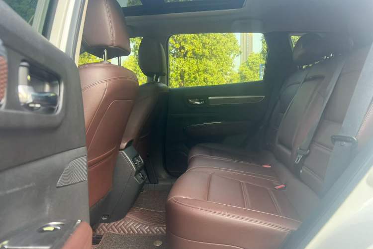 Used Renault Koleos 2018 2.0L Two-Wheel Drive 120th Anniversary Limited Edition Interior 3