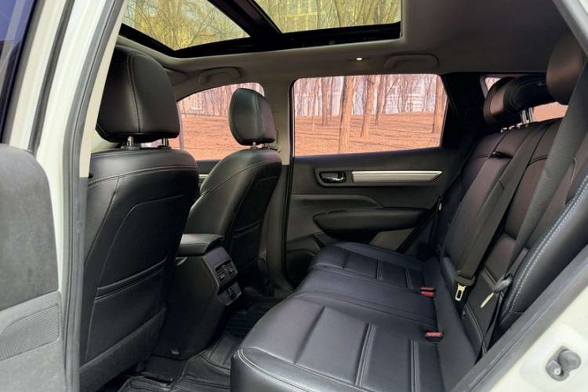 Used Renault Koleos 2018 2.0L Two-Wheel Drive Leading Edition Interior 4