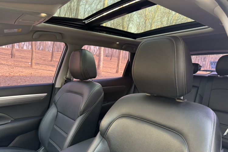 Used Renault Koleos 2018 2.0L Two-Wheel Drive Leading Edition Interior 6