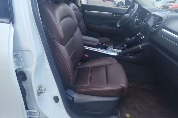 Used Renault Koleos 2018 2.0L Two-Wheel-Drive Luxury Edition Interior 8