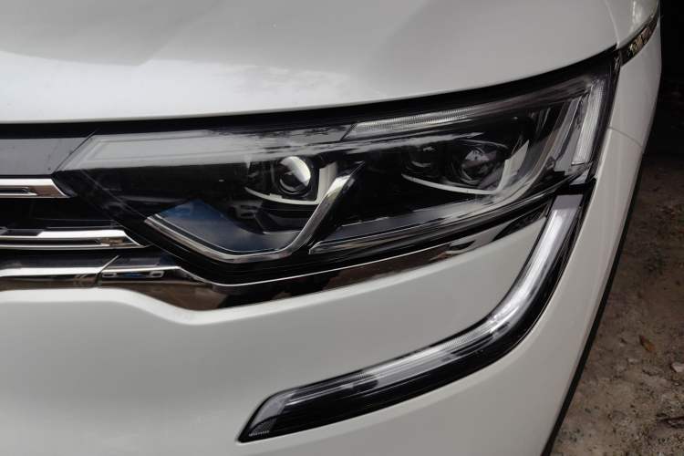 Used Renault Koleos 2018 2.0L Two-Wheel Drive 120th Anniversary Limited Edition Left Front Headlight