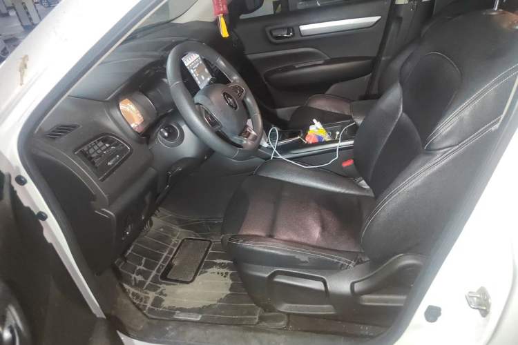 Used Renault Koleos 2018 2.0L Two-Wheel Drive Comfort Edition Left Front Seat