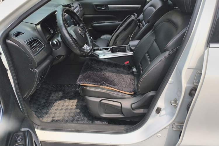 Used Renault Koleos 2018 2.0L Two-Wheel Drive Comfort Edition Left Front Seat