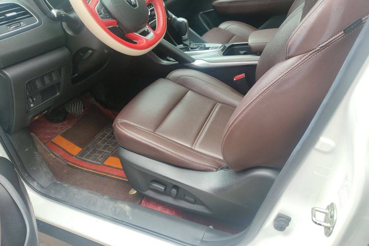 Used Renault Koleos 2018 2.0L Two-Wheel-Drive Luxury Edition Left Front Seat