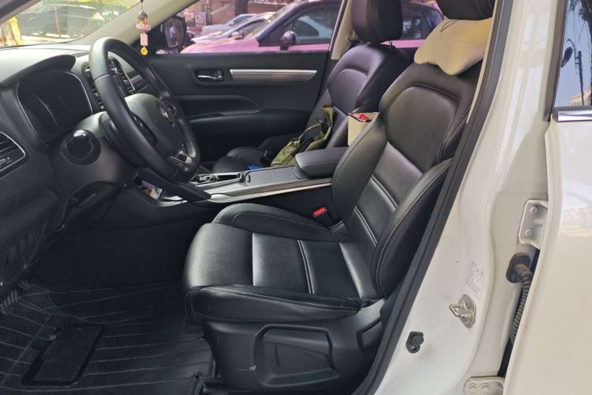 Used Renault Koleos 2018 2.0L Two-Wheel Drive Leading Edition Left Front Seat