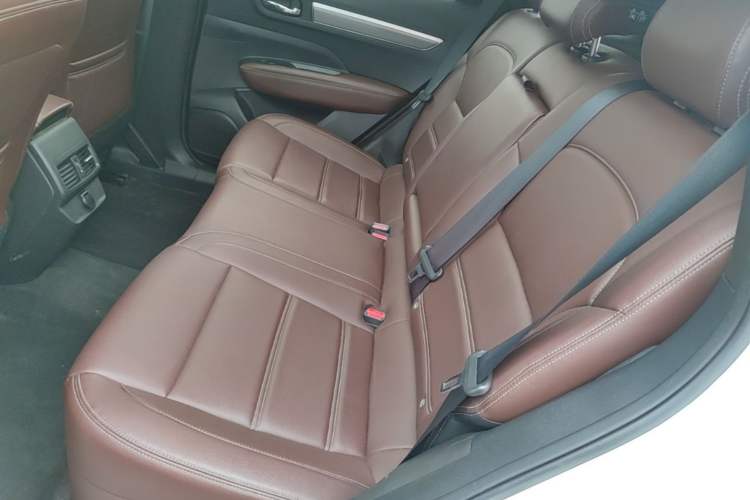 Used Renault Koleos 2018 2.0L Two-Wheel-Drive Luxury Edition Left Rear Seat