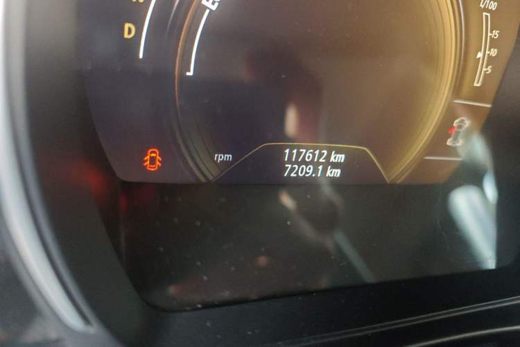 Used Renault Koleos 2018 2.0L Two-Wheel Drive 120th Anniversary Limited Edition Odometer Close Up