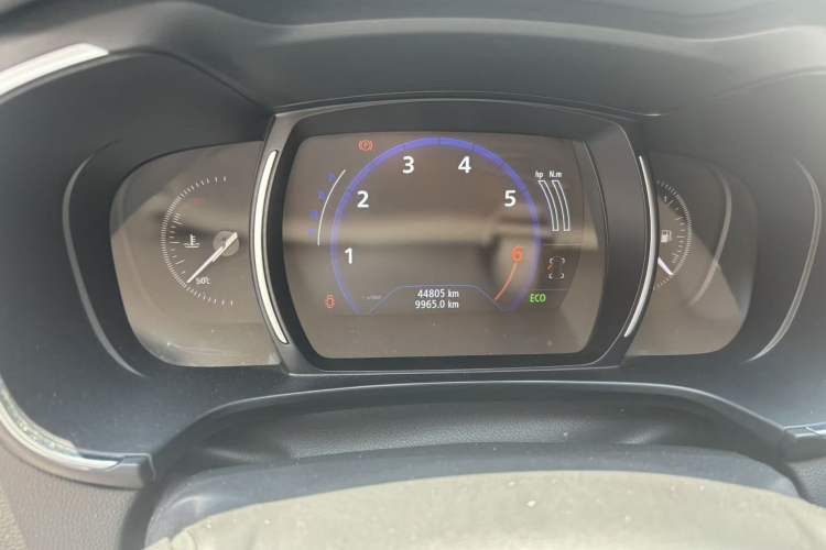 Used Renault Koleos 2018 2.5L Four-Wheel Drive Ultimate Edition Odometer Close Up