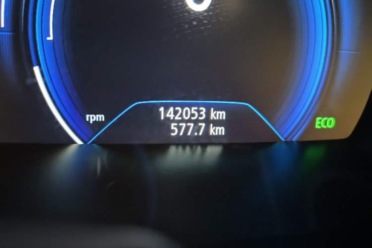 Used Renault Koleos 2018 2.5L Two-Wheel Drive 120th Anniversary Limited Edition Odometer Close Up