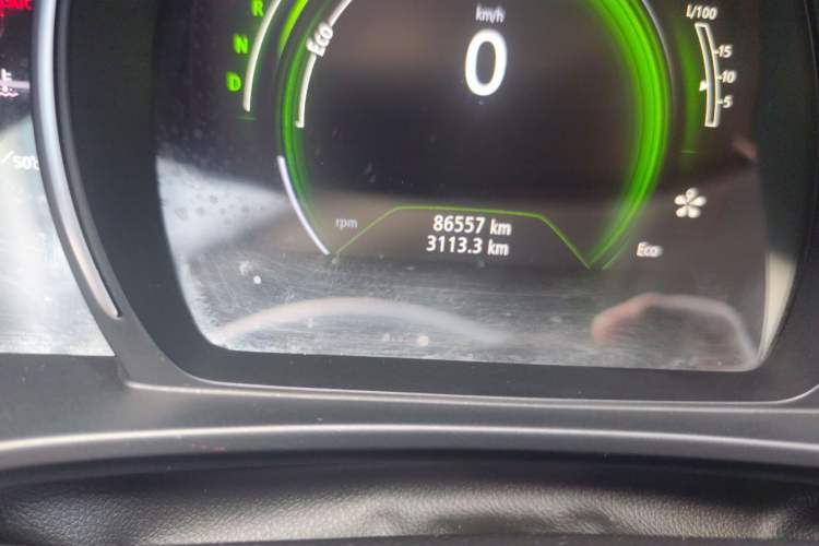 Used Renault Koleos 2018 2.0L Two-Wheel-Drive Luxury Edition Odometer Close Up