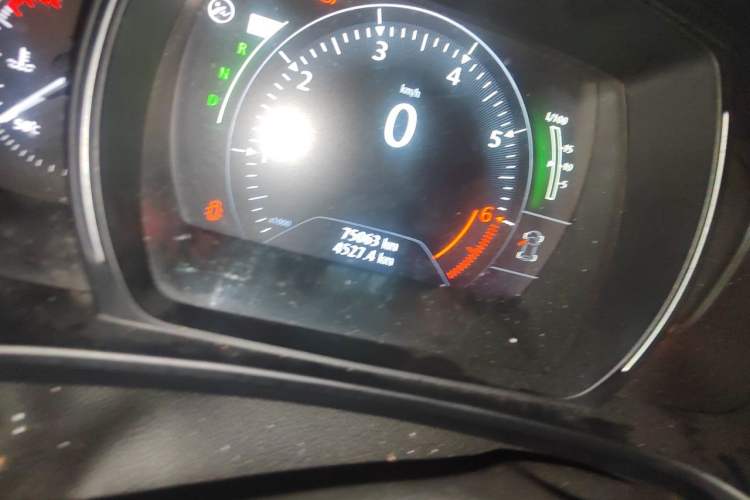 Used Renault Koleos 2018 2.0L Two-Wheel Drive Comfort Edition Odometer Close Up