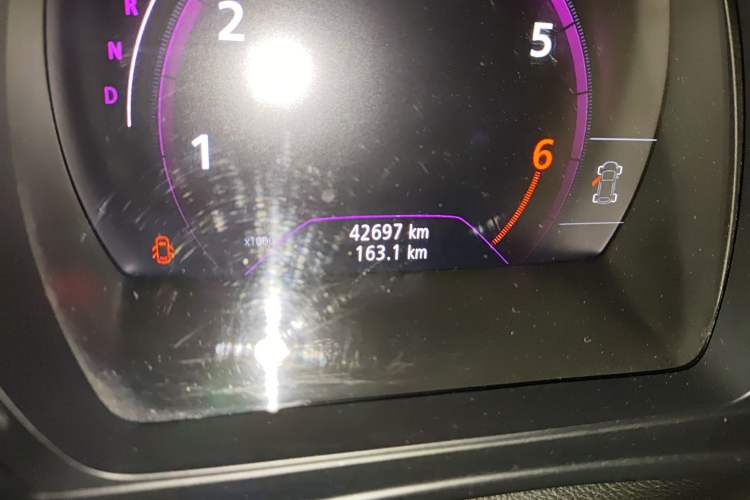 Used Renault Koleos 2018 2.0L Two-Wheel Drive 120th Anniversary Limited Edition Odometer Close Up