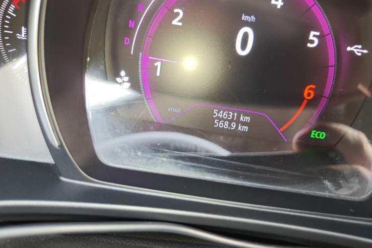 Used Renault Koleos 2018 2.0L Two-Wheel Drive 120th Anniversary Limited Edition Odometer Close Up