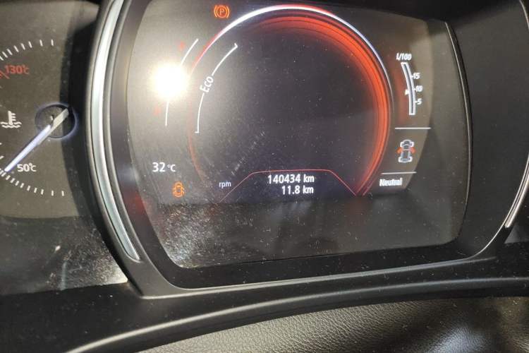 Used Renault Koleos 2018 2.0L Two-Wheel Drive 120th Anniversary Limited Edition Odometer Close Up