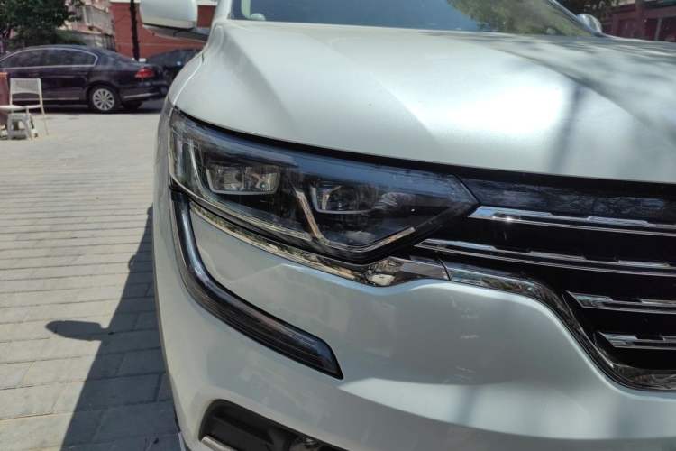 Used Renault Koleos 2018 2.0L Two-Wheel Drive 120th Anniversary Limited Edition Right Front Headlight