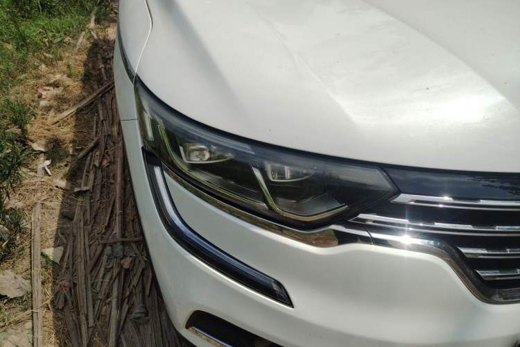 Used Renault Koleos 2018 2.0L Two-Wheel Drive 120th Anniversary Limited Edition Right Front Headlight