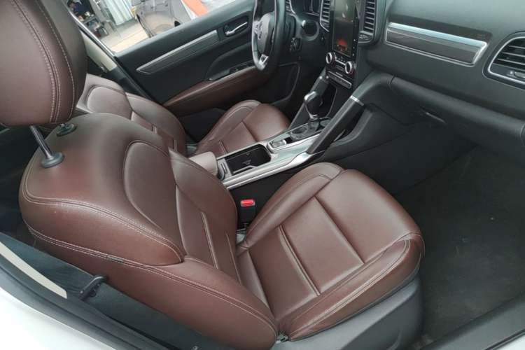 Used Renault Koleos 2018 2.0L Two-Wheel-Drive Luxury Edition Right Front Seat