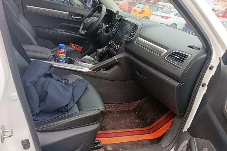 Used Renault Koleos 2018 2.0L Two-Wheel-Drive Luxury Edition Right Front Seat