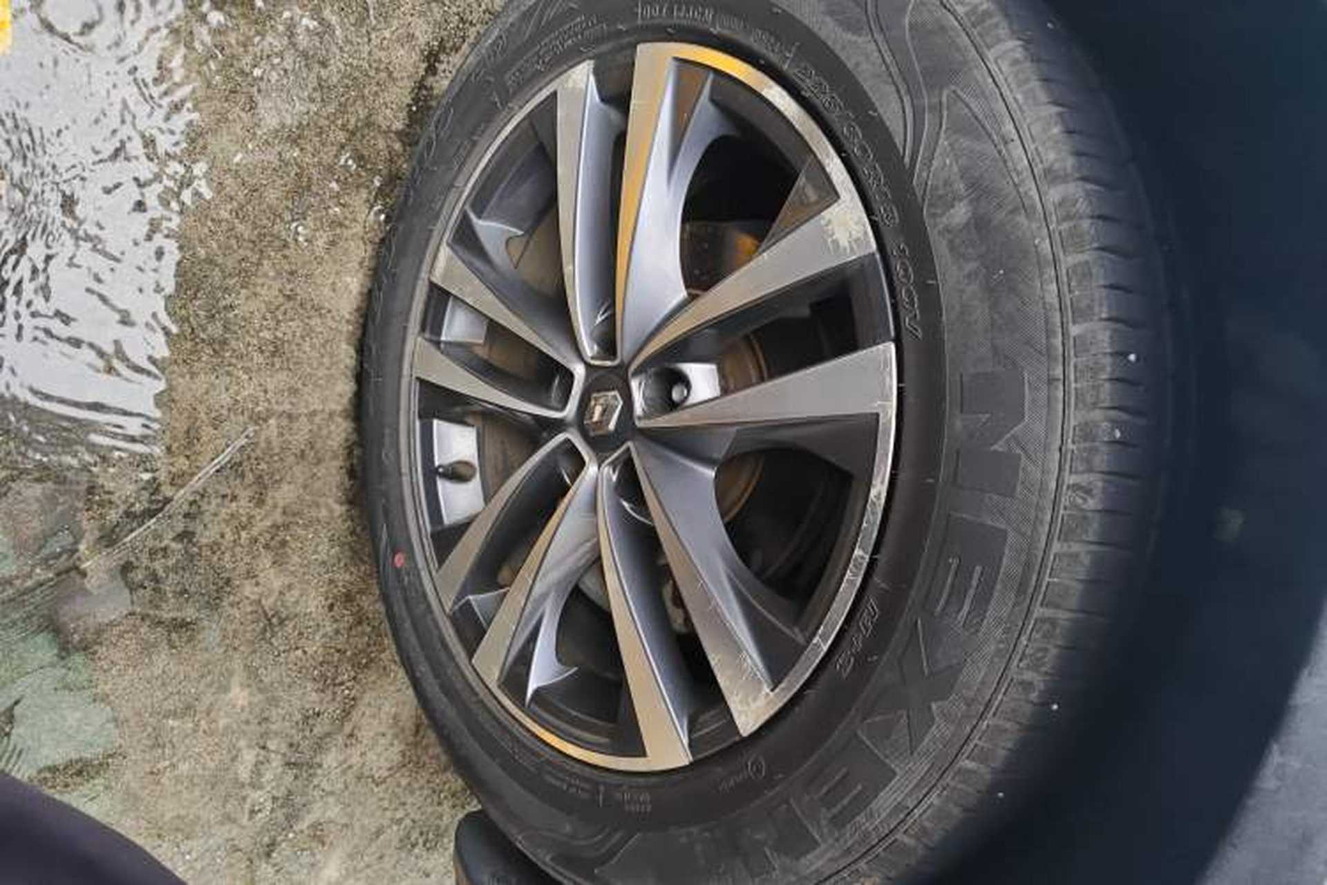 Used Renault Koleos 2018 2.5L Two-Wheel Drive 120th Anniversary Limited Edition Right Front Wheel Hub