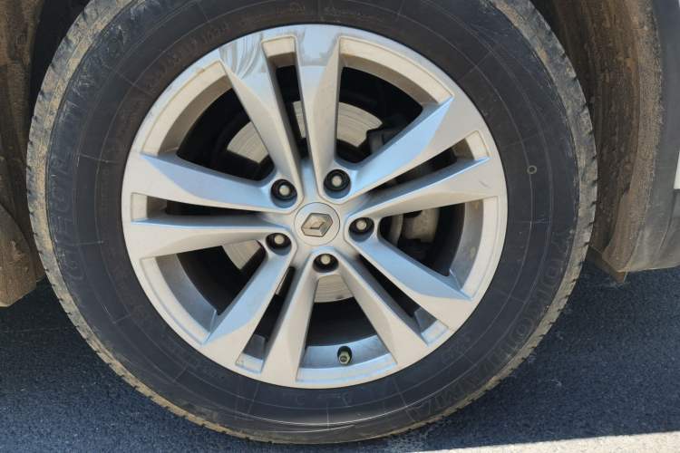 Used Renault Koleos 2018 2.0L Two-Wheel-Drive Luxury Edition Right Front Wheel Hub