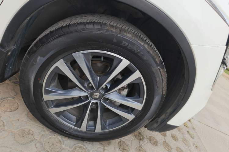 Used Renault Koleos 2018 2.0L Two-Wheel Drive 120th Anniversary Limited Edition Right Front Wheel Hub