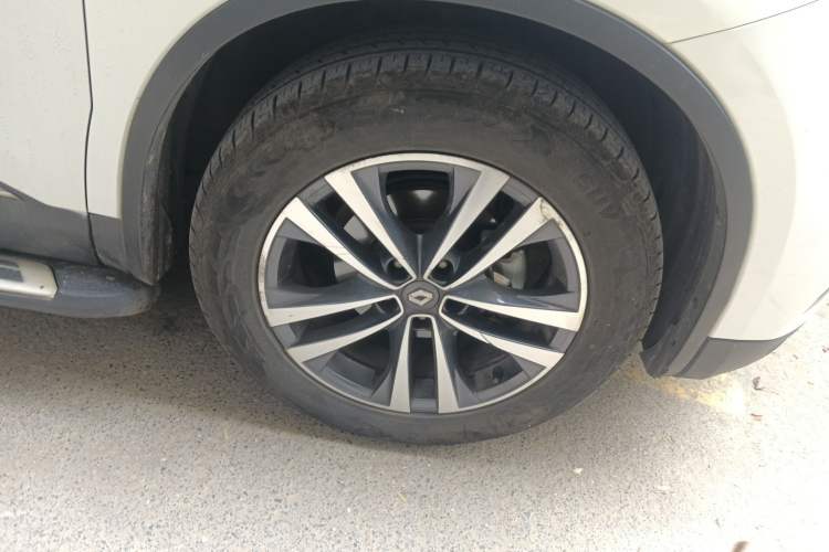 Used Renault Koleos 2018 2.0L Two-Wheel Drive 120th Anniversary Limited Edition Right Front Wheel Hub