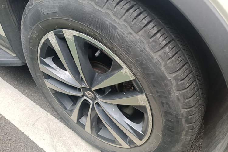 Used Renault Koleos 2018 2.0L Two-Wheel Drive 120th Anniversary Limited Edition Right Front Wheel Hub