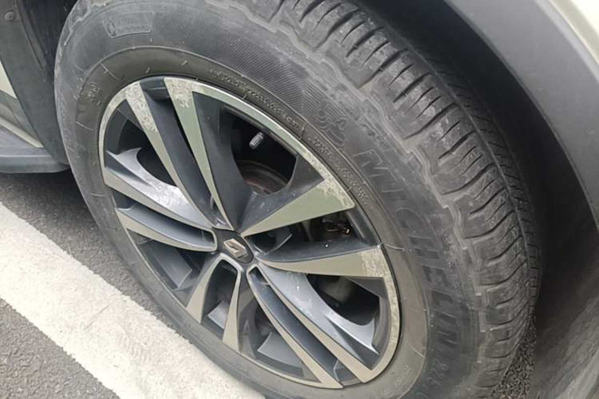 Used Renault Koleos 2018 2.0L Two-Wheel Drive 120th Anniversary Limited Edition Right Front Wheel Hub
