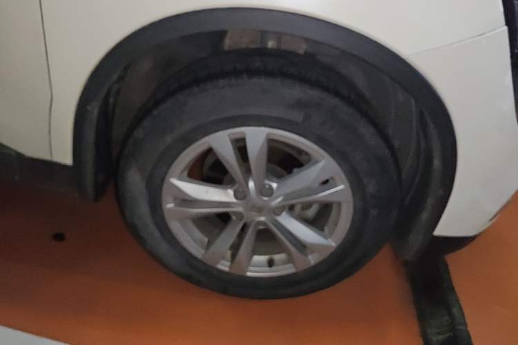 Used Renault Koleos 2018 2.0L Two-Wheel-Drive Luxury Edition Right Front Wheel Hub