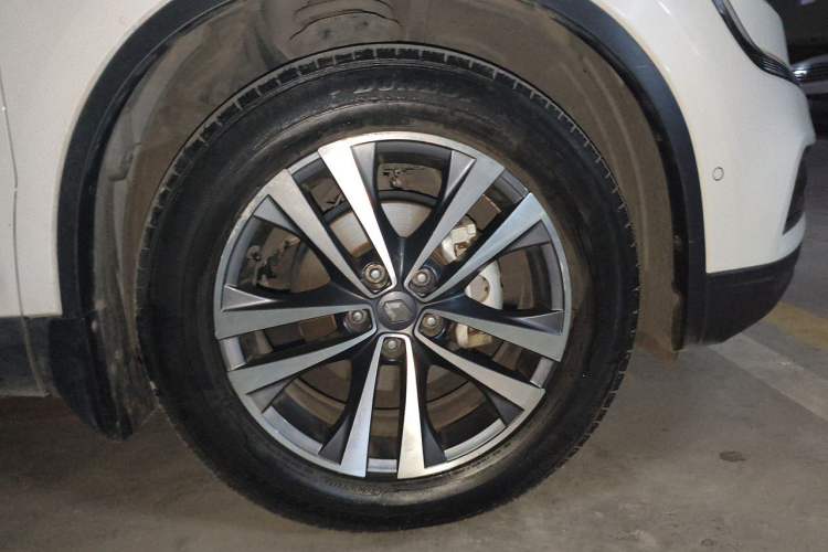 Used Renault Koleos 2018 2.5L Four-Wheel Drive Ultimate Edition Right Front Wheel Hub