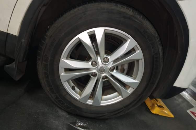 Used Renault Koleos 2018 2.0L Two-Wheel Drive Leading Edition Right Front Wheel Hub
