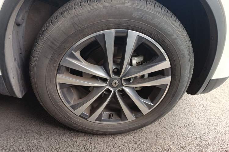Used Renault Koleos 2018 2.0L Two-Wheel Drive 120th Anniversary Limited Edition Right Front Wheel Hub