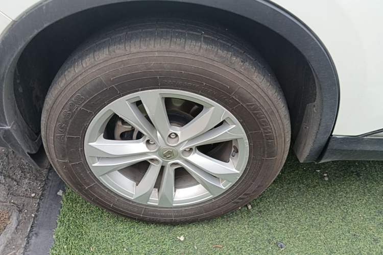 Used Renault Koleos 2018 2.0L Two-Wheel-Drive Luxury Edition Right Rear Wheel Hub