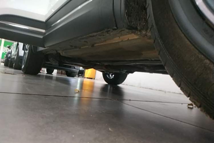 Used Renault Koleos 2018 2.0L Two-Wheel Drive 120th Anniversary Limited Edition Right Side Sill