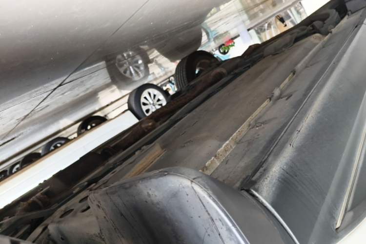 Used Renault Koleos 2018 2.0L Two-Wheel-Drive Luxury Edition Right Side Sill