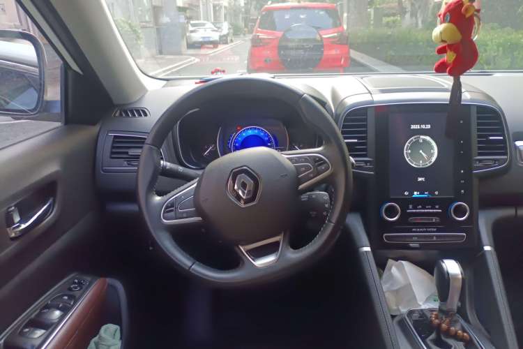 Used Renault Koleos 2018 2.0L Two-Wheel-Drive Luxury Edition Steering Wheel