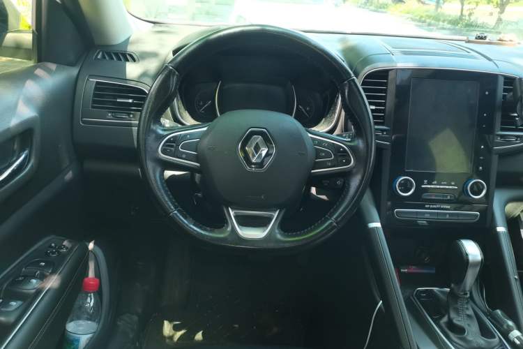 Used Renault Koleos 2018 2.0L Two-Wheel-Drive Luxury Edition Steering Wheel