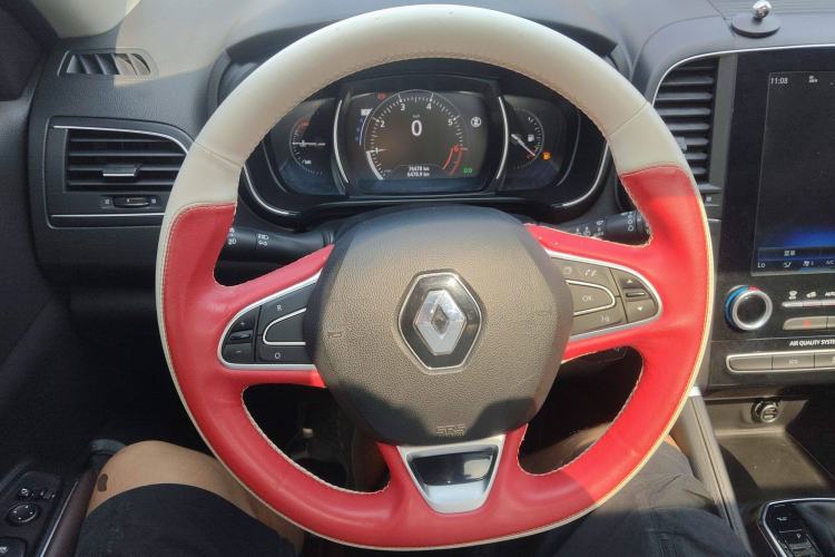 Used Renault Koleos 2018 2.0L Two-Wheel-Drive Luxury Edition Steering Wheel