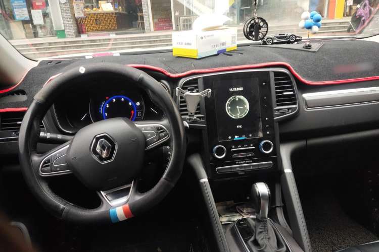 Used Renault Koleos 2018 2.0L Two-Wheel-Drive Luxury Edition Steering Wheel