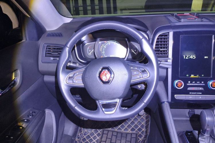Used Renault Koleos 2018 2.0L Two-Wheel-Drive Luxury Edition Steering Wheel