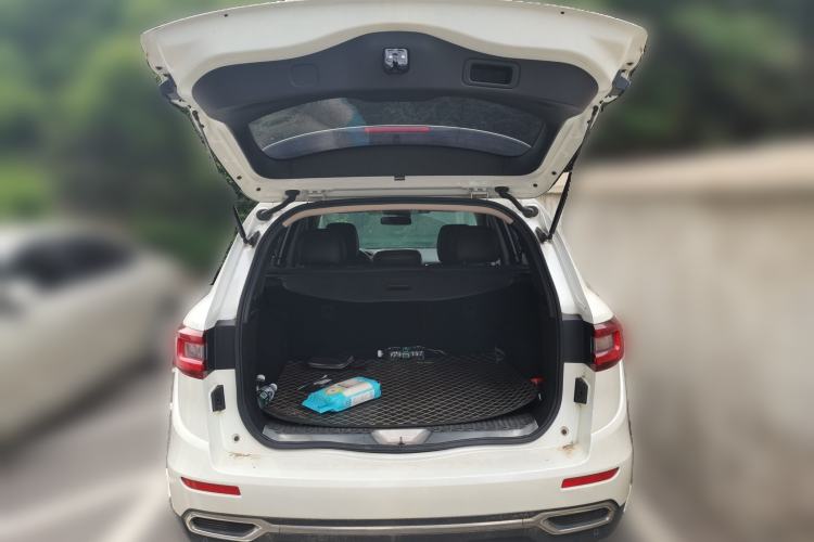 Used Renault Koleos 2018 2.0L Two-Wheel-Drive Luxury Edition Trunk