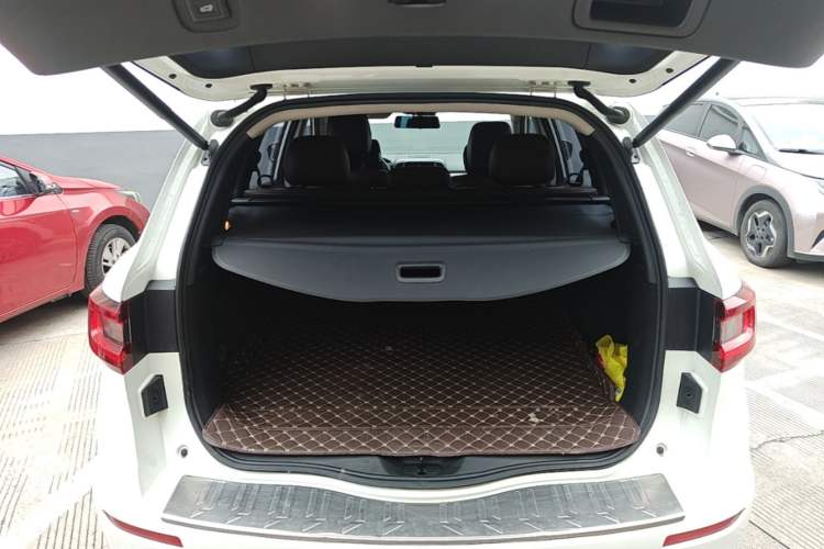 Used Renault Koleos 2018 2.5L Two-Wheel Drive 120th Anniversary Limited Edition Trunk