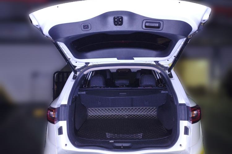 Used Renault Koleos 2018 2.0L Two-Wheel-Drive Luxury Edition Trunk