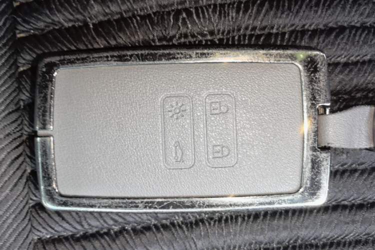 Used Renault Koleos 2018 2.0L Two-Wheel-Drive Luxury Edition Vehicle Key