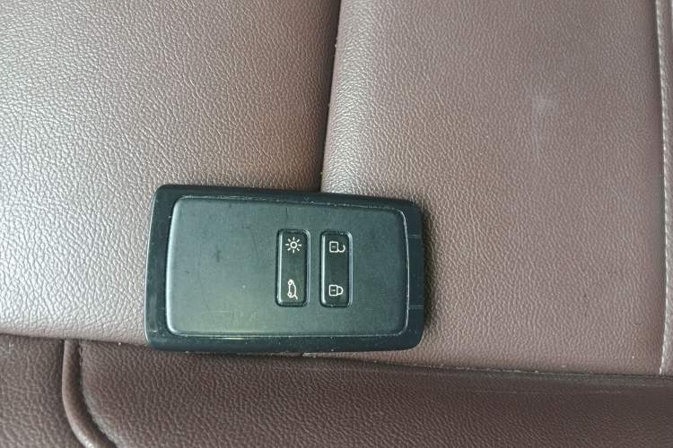 Used Renault Koleos 2018 2.0L Two-Wheel Drive 120th Anniversary Limited Edition Vehicle Key