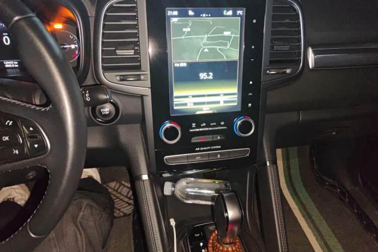 Used Renault Koleos 2018 2.5L Two-Wheel Drive Prestige Edition Audio And AC Panel